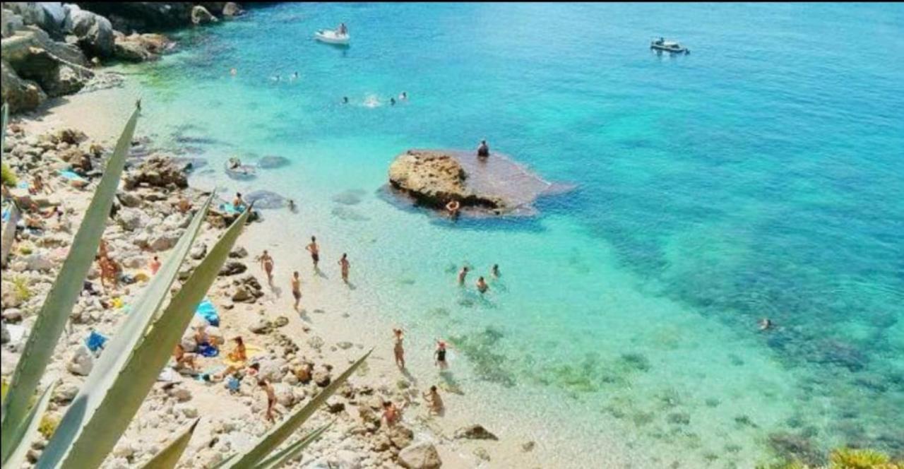 La Casetta Di Maria Apartamento Santa Flavia Exterior foto